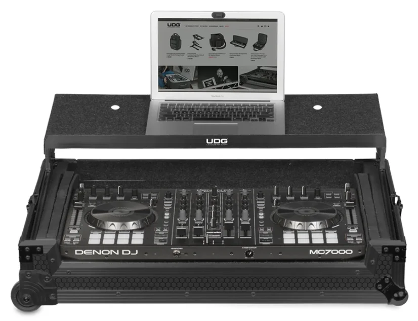 UDG Ultimate Flight Case Multi Format XXL Black Plus (Laptop Shelf, Trolley + Wheels)