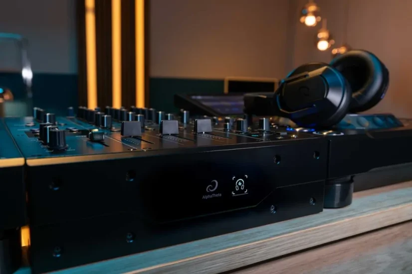 AlphaTheta DJM-V5