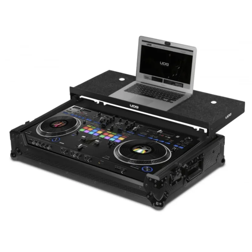 UDG Ultimate Flight Case Pioneer DDJ-REV7 Blk Plus (L&W)