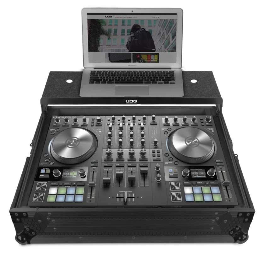 UDG Ultimate Flight Case NI Kontrol S4 MK3 Black Plus (Laptop shelf)