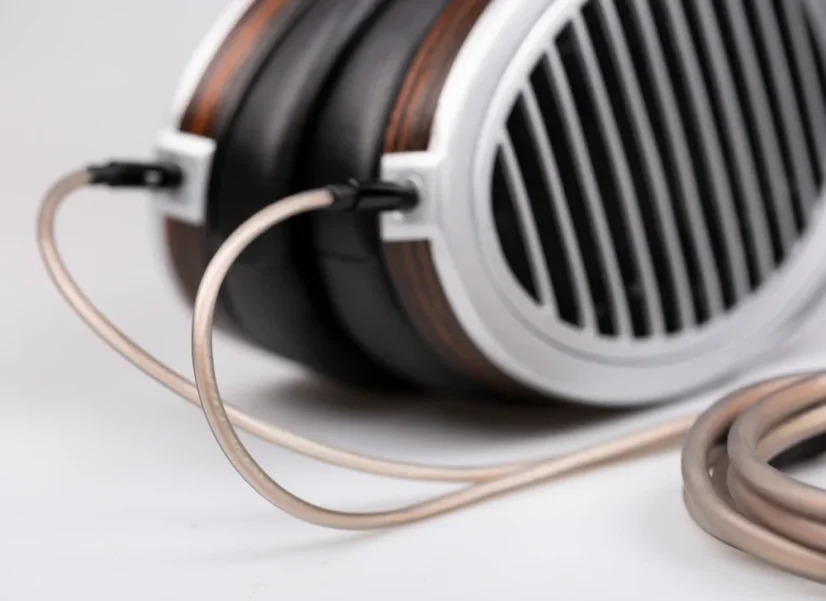 HiFiMAN HE 1000se