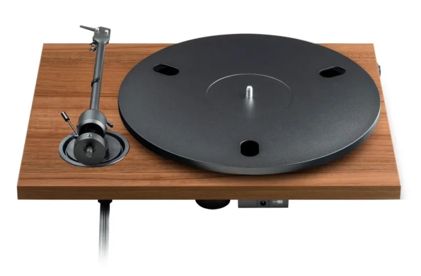 ProJect E1.2 – manuálny Hi-Fi gramofón s Pick it MM E a hliníkovým tanierom Walnut