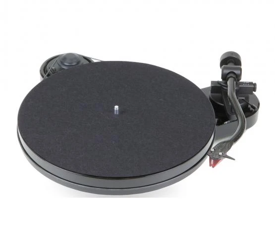 Project Rpm 1 Motor ProJect RPM 1 Carbon + 2M Red piano čierny :: Techhouse