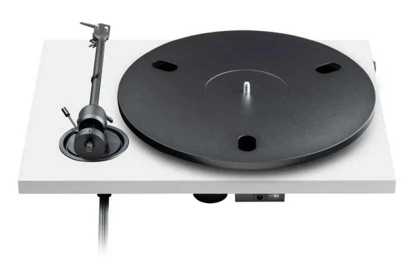 ProJect E1.2 – manuálny Hi-Fi gramofón s Pick it MM E a hliníkovým tanierom biely
