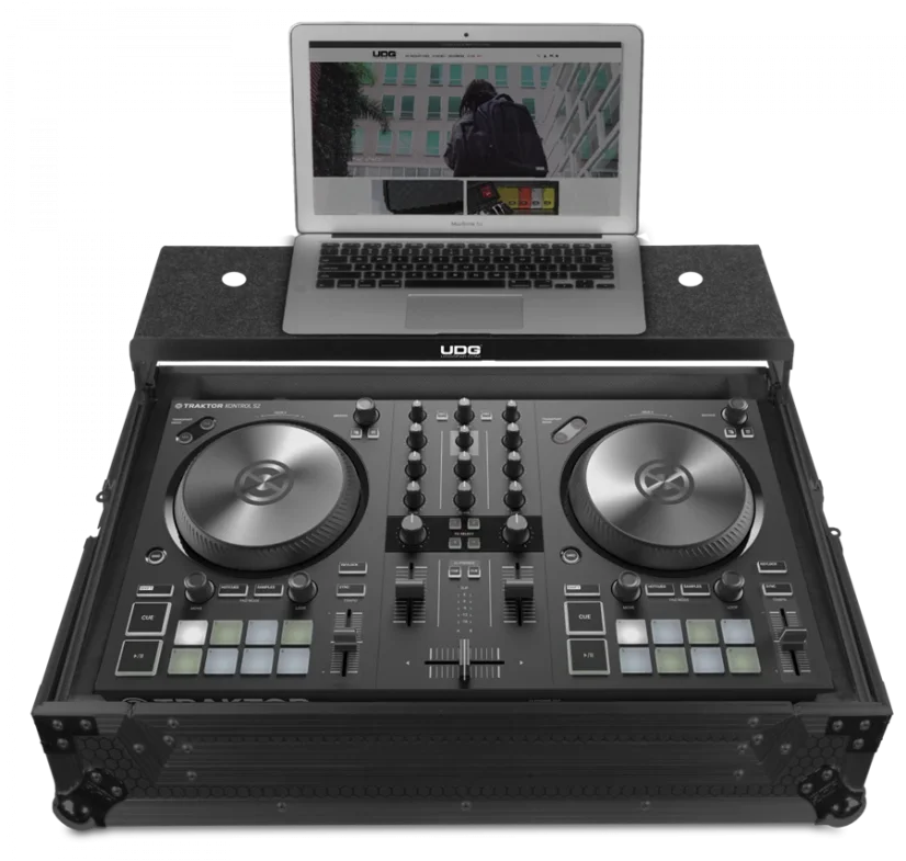 UDG Ultimate Flight Case NI Kontrol S2 MK3 Black Plus (Laptop shelf) 