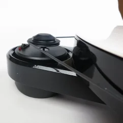 ProJect RPM 1 Carbon + 2M Red  piano čierny