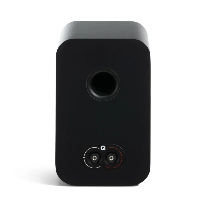 Q Acoustics 3030c Čierna