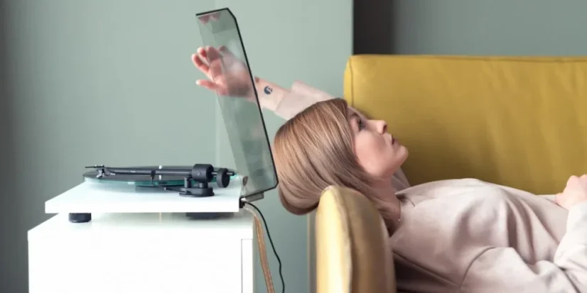 ProJect T1 EVO PHONO + OM10 Satin White