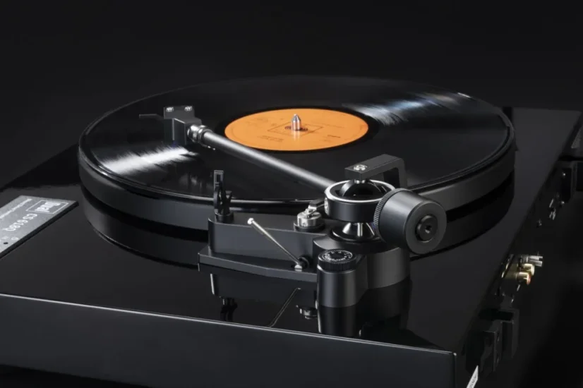 Dual CS 618Q + Ortofon 2M BLUE Structural black