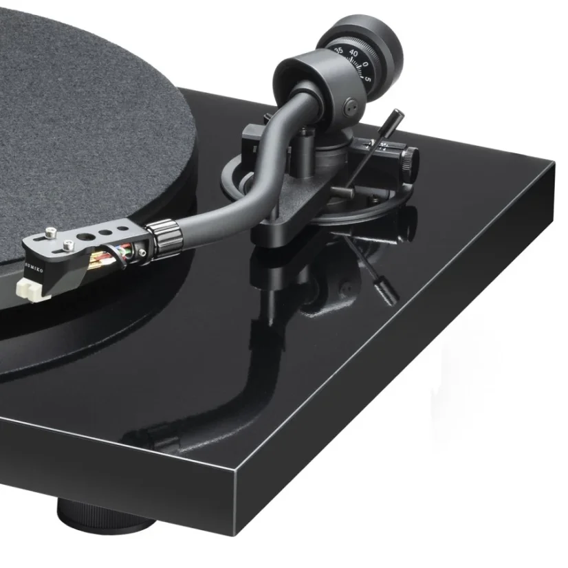 ProJect Debut S PHONO HG + Sumiko Rainier Čierna