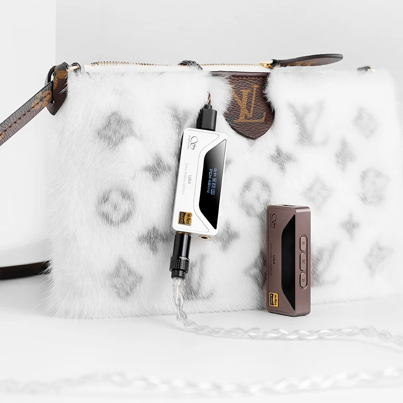 Shanling UA4 Strieborná