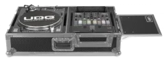 UDG Ultimate Flight Case Scratch Silver Plus (Laptop shelf & wheels)