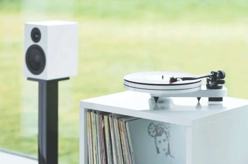 ProJect RPM 3 Carbon + Pick it 2M-Silver piano čierny