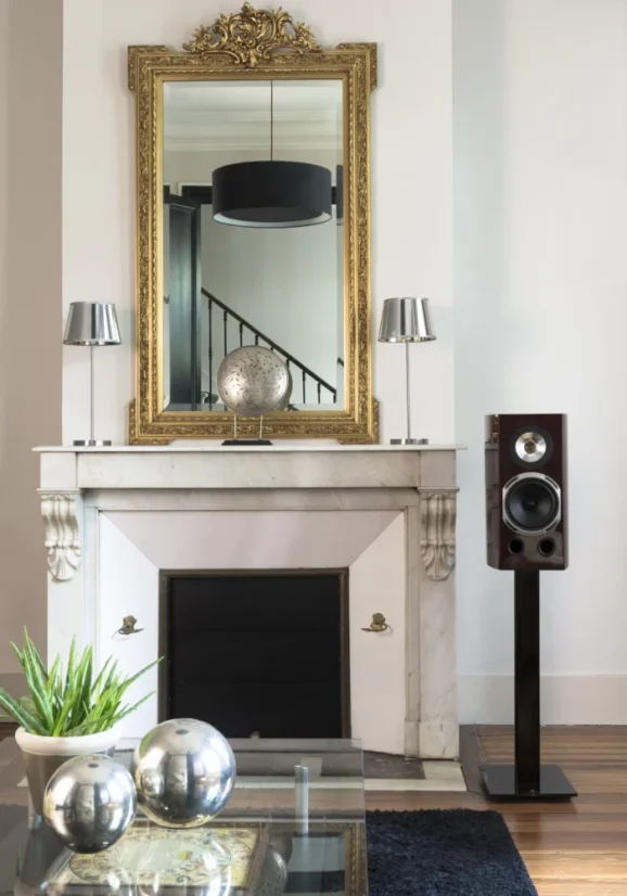 Triangle STAND S02 čierna vysoký lesk