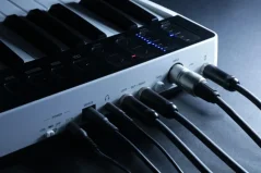 IK Multimedia iRig Keys I/O 25