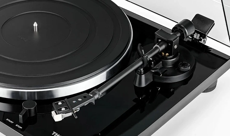 Thorens TD 201 Black + Ortofon 2M BLUE Piano black 