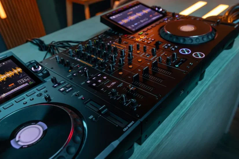 AlphaTheta DJM-V5