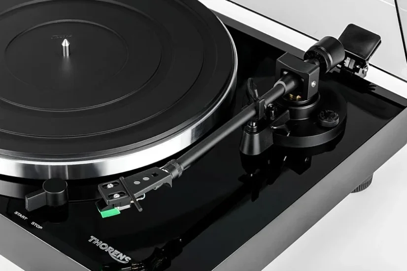 Thorens TD 202 Piano black + Ortofon Super OM 5E