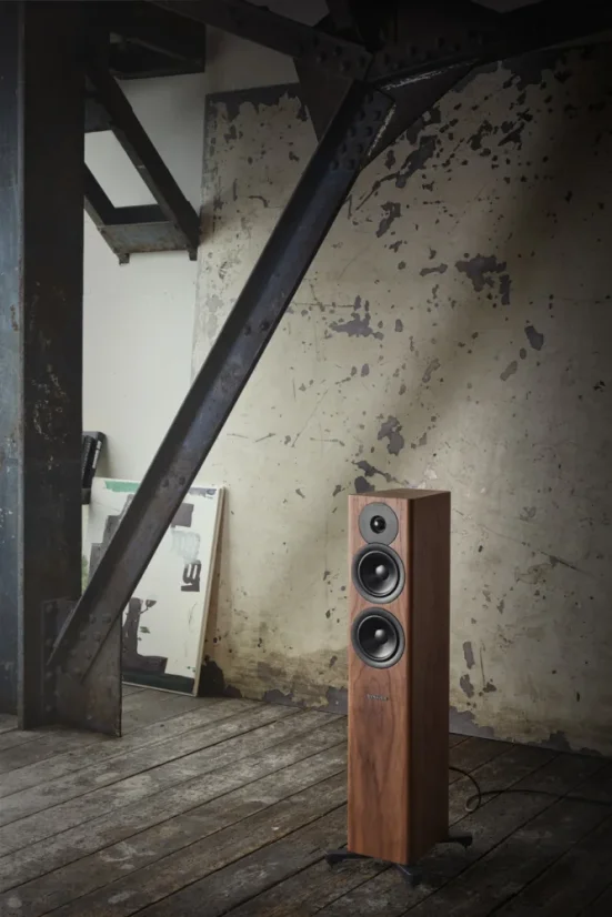 Dynaudio Evoke 30 Walnut Wood