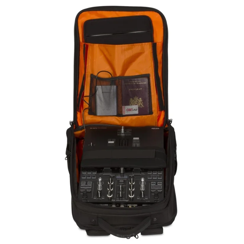 UDG Ultimate Backpack Slim Black/Orange inside