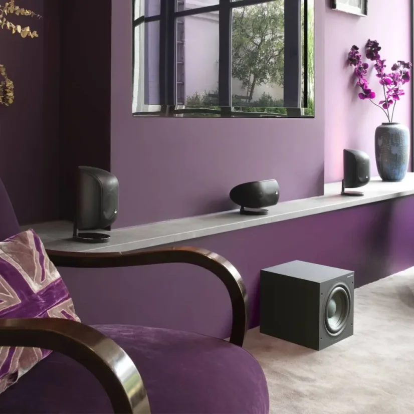 Bowers & Wilkins M-1 Biela