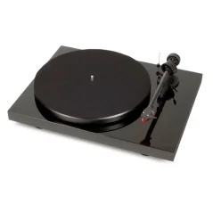 ProJect Debut E Carbon + Ortofon 2M-Red Piano black 