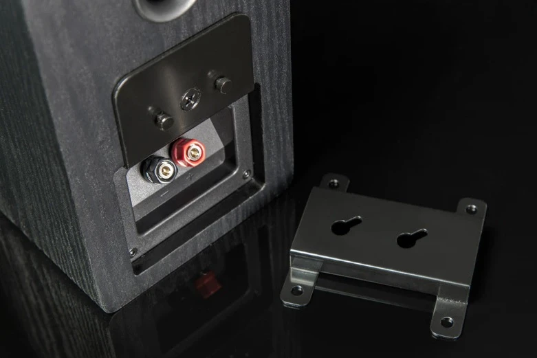 SVS PRIME ELEVATION Piano black