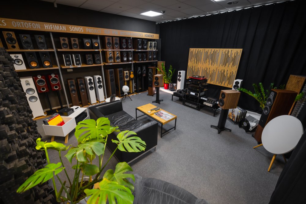 Reproduktory showroom Techhouse